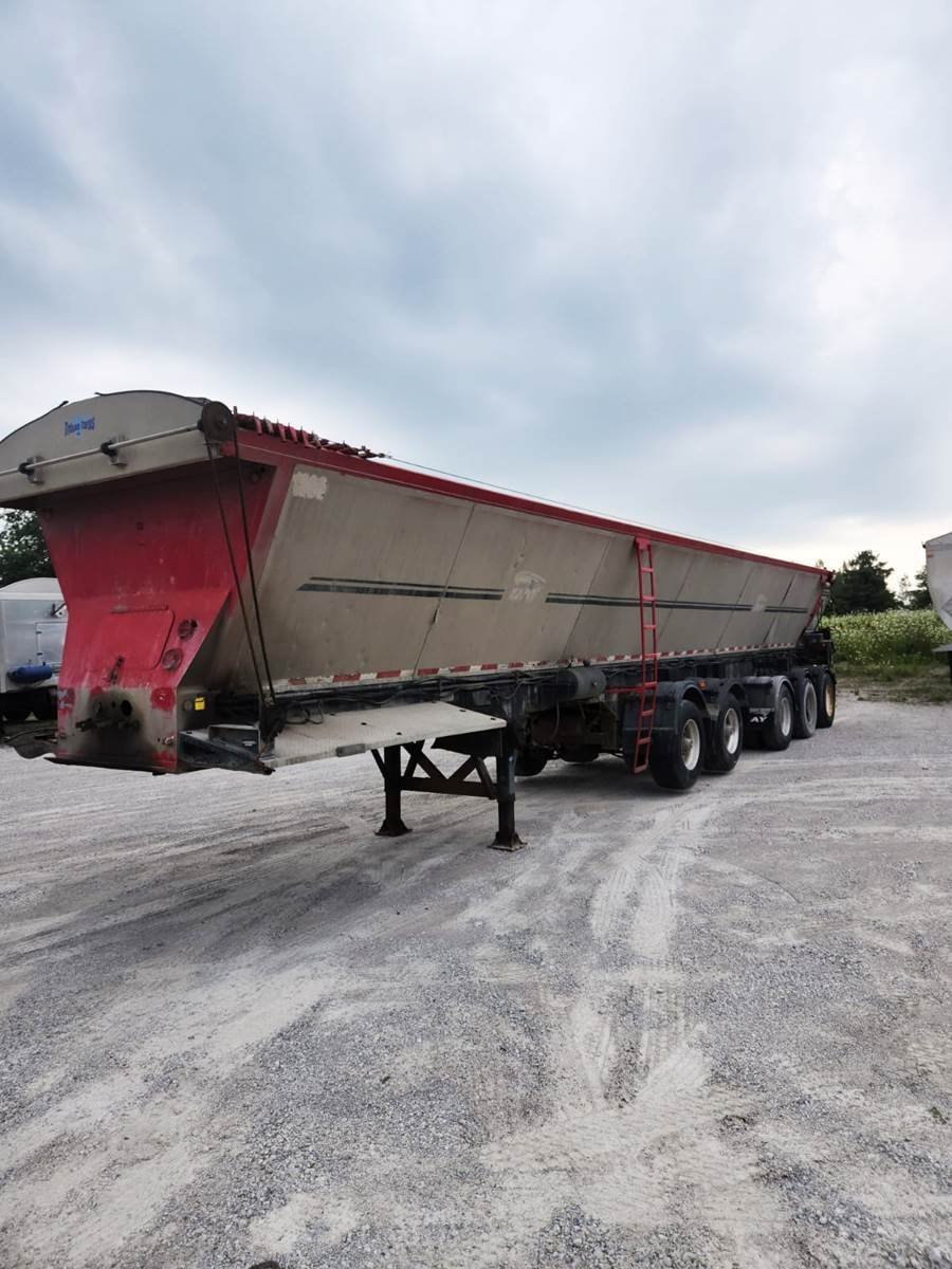 Belt-Trailers-Trail-King-43398009.jpg Remorque à courroie à fond mouvant Trail King 2011 de 48 pi à 5 essieux – Image 1